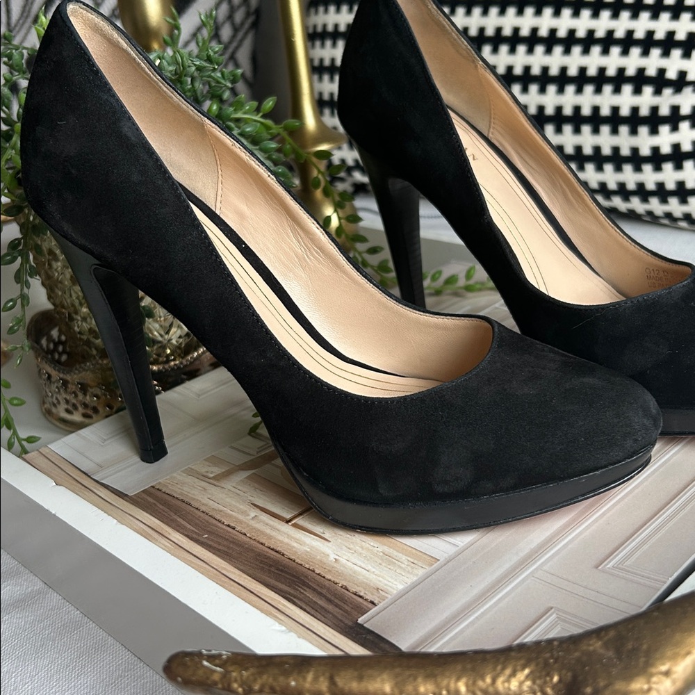 Sexy Cole Haan Black Suede Pumps Size 7 - Picture 2 of 7